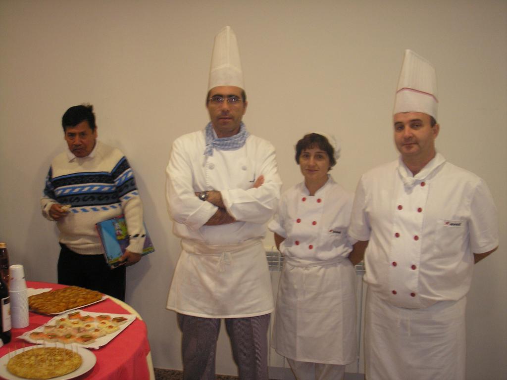 Residencia Universitaria Atilano Coco Salamanca Bagian luar foto